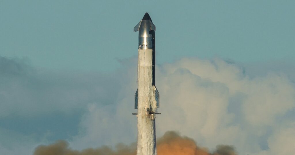 Why NASA’s hopes of returning to the moon before China gets there hinge on SpaceX 251014 spacex starship rocket launch vl 151p c58ead.jpg