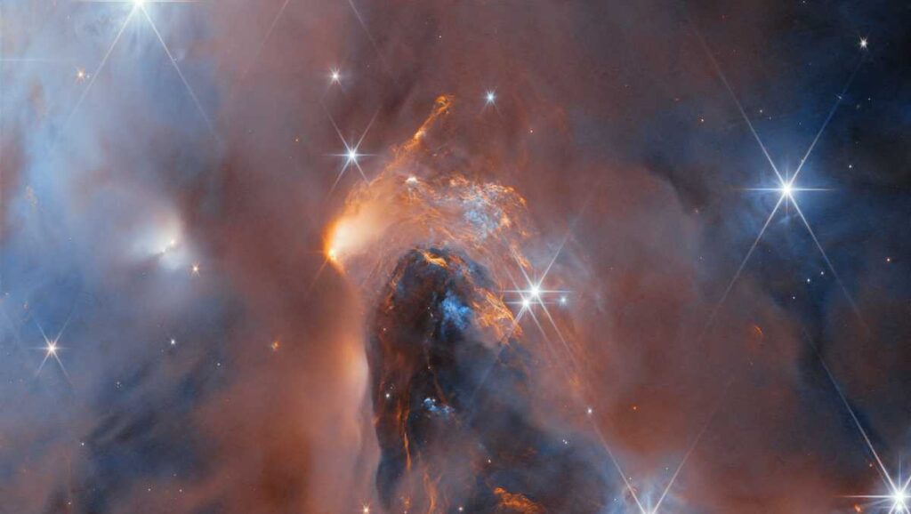 Webb telescope spots six rogue worlds within a glowing cosmic cloud Cnn l19jb21wb25lbnrzl2ltywdll2luc3rhbmnlcy9jbtbjbjjwcgkwmdbpowxxc2q1n3phcgj5 l19jb21wb25lbnrzl2fydgl.jpeg