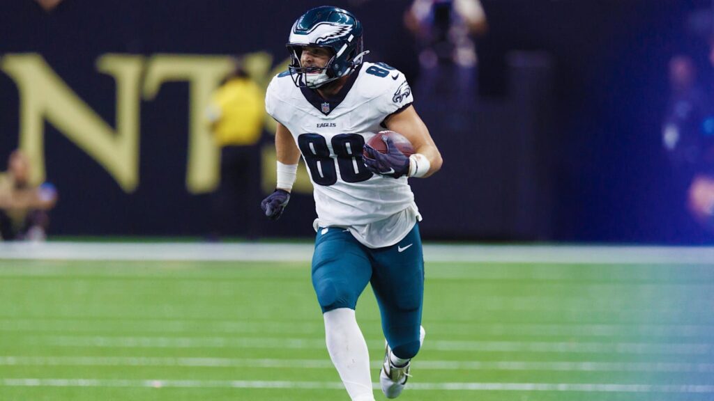 Tight End’s Career-Day Lifts Eagles Over Saints 01j8dyp8kkbk2kp2j5e7.jpg