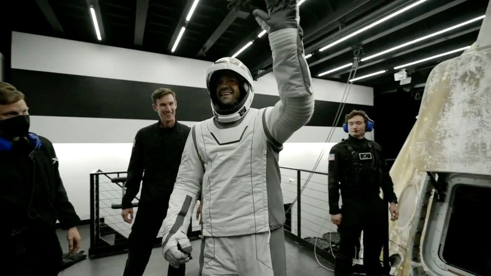 First private spacewalker splashes back onto Earth 0b24208e F362 479e Aa25 6fd619a88731 Ap24259308026444.jpg
