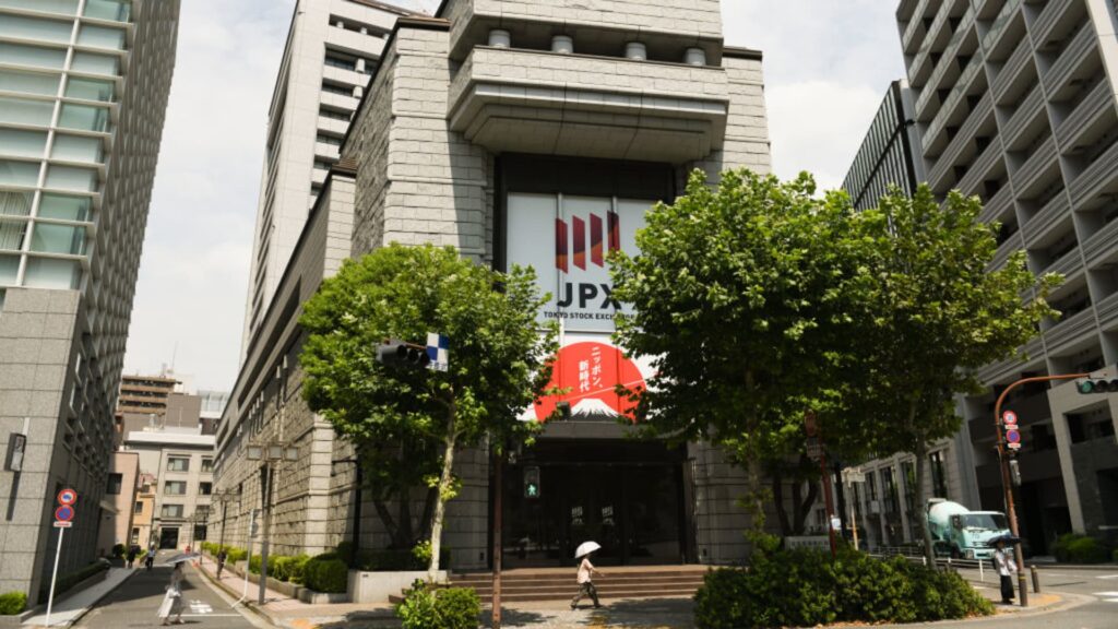 108035000 1726550541993 Gettyimages 2164874450 Japan Stocks.jpeg