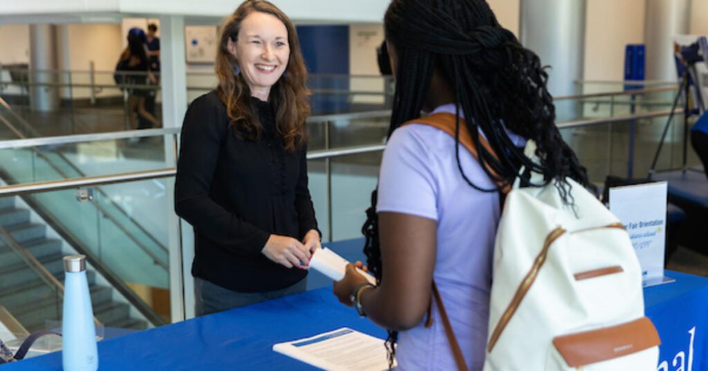 230914careerfairorientation022.jpg