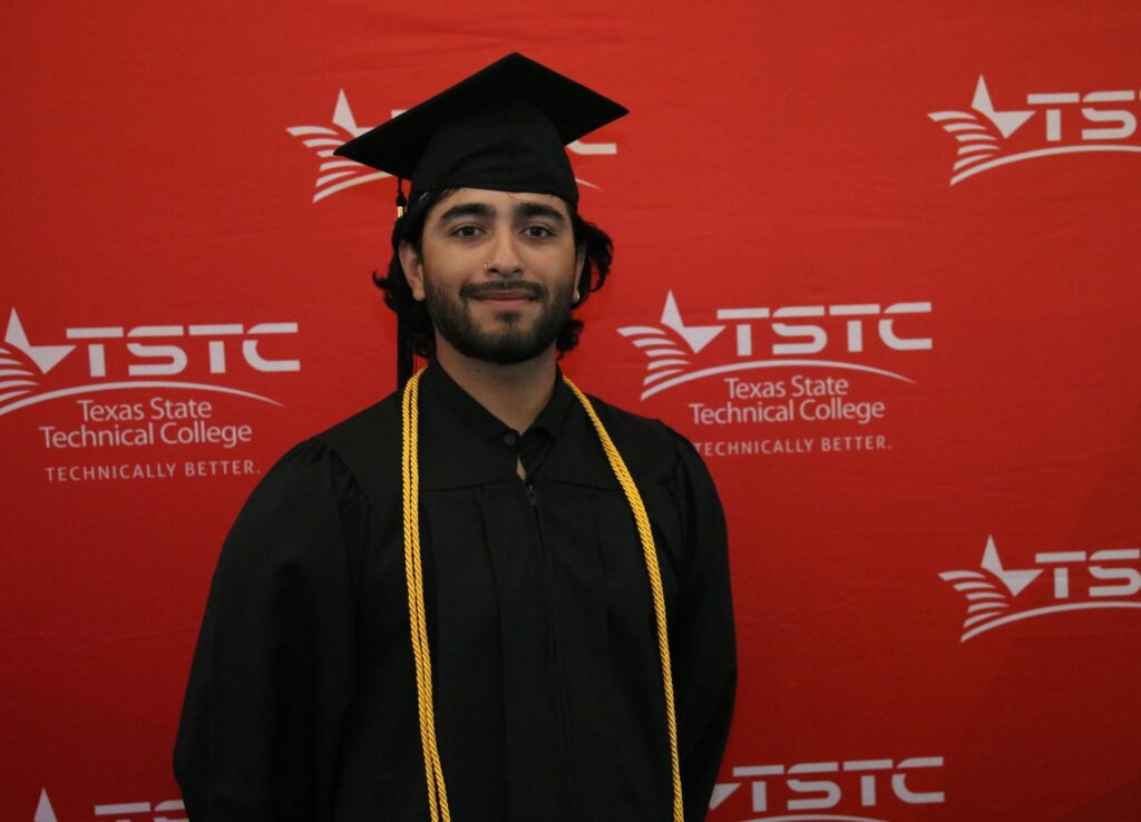 TSTC graduate motivated by father’s encouragement in new career 2r7a9666 1.jpg