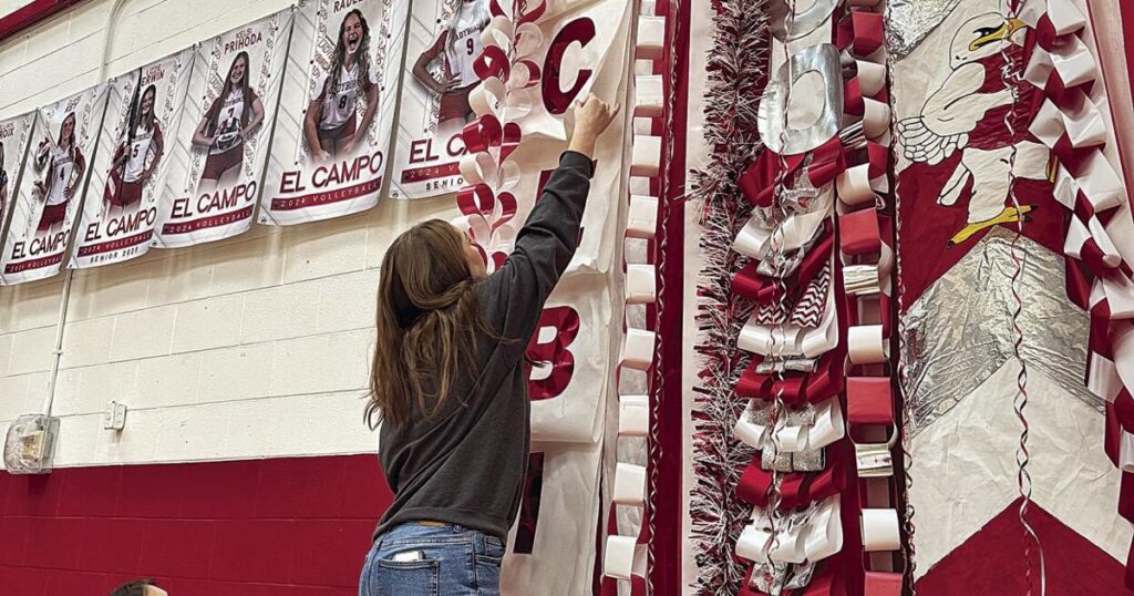 Floral design students go BIG for homecoming | Lifestyle 66f79af228cc3.image .jpg