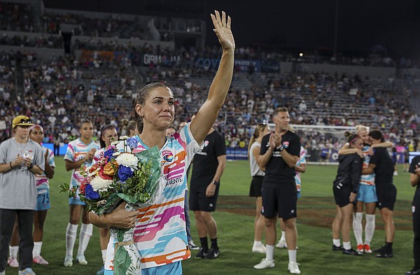 Alex Morgan says goodbye in San Diego to crowd of 26,500 after an illustrious 15-year career Ap24253108920887 T600.jpg