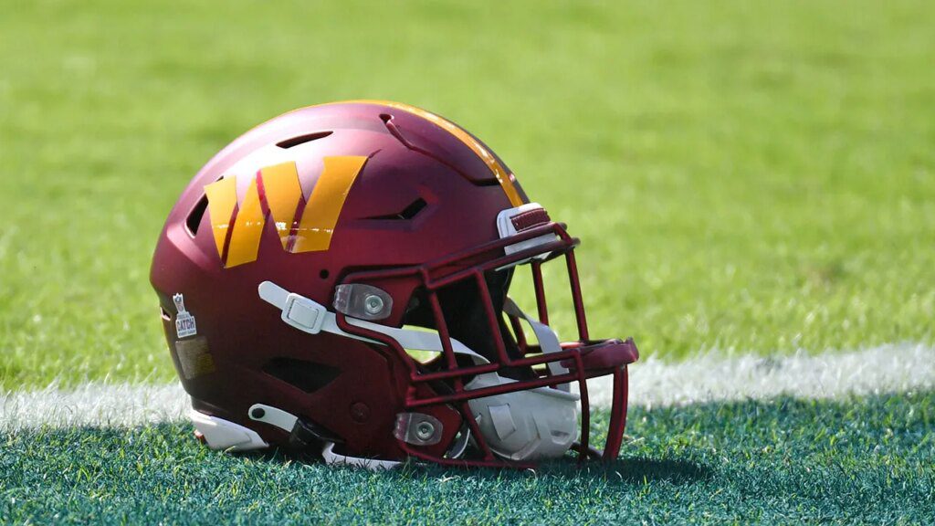 Commanders Helmet.jpg