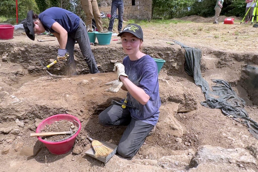 Anthropology and art history major uncovers career passion during archeological dig – News Valle Gianni Field School Featured Image.jpg