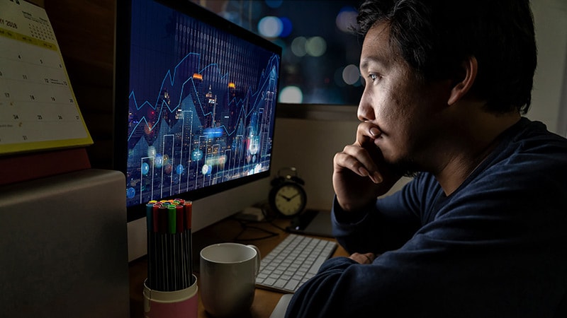 Night Owls May Be at Greater Risk for T2D, Beyond Lifestyle Gty 240909 Night Owl Computer 800x450.jpg