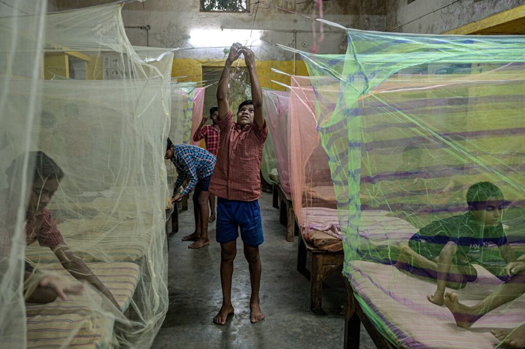 Malaria India Chhattisgarh Panos Aloke School Nets.tmb 1200v.jpg