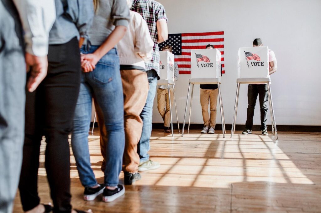 People20standing20in20line20to20vote20e28094c2a0commentary20on20us20presidential20deb.jpeg