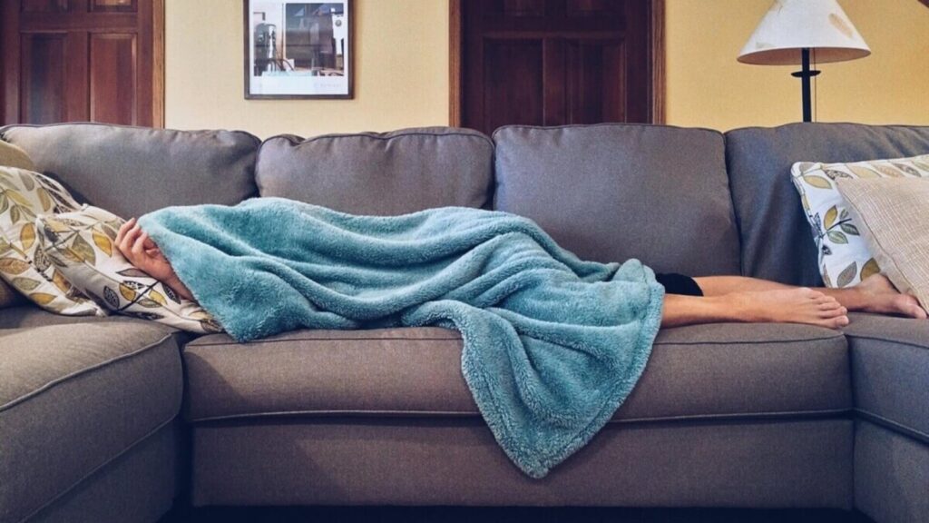 Can’t sleep for 7 hours during weekdays? Study shows sleeping on weekends reduces heart disease risk | Health Sleep Deprived 1725709792466 1725709797249.jpg