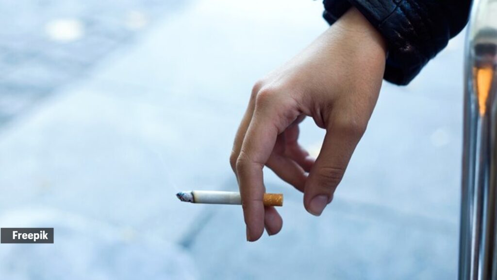 Harvard doctor says ‘sitting is the new smoking’ but how true is this statement? We asked the experts | Health News Smoking 1 20240823092152.jpg