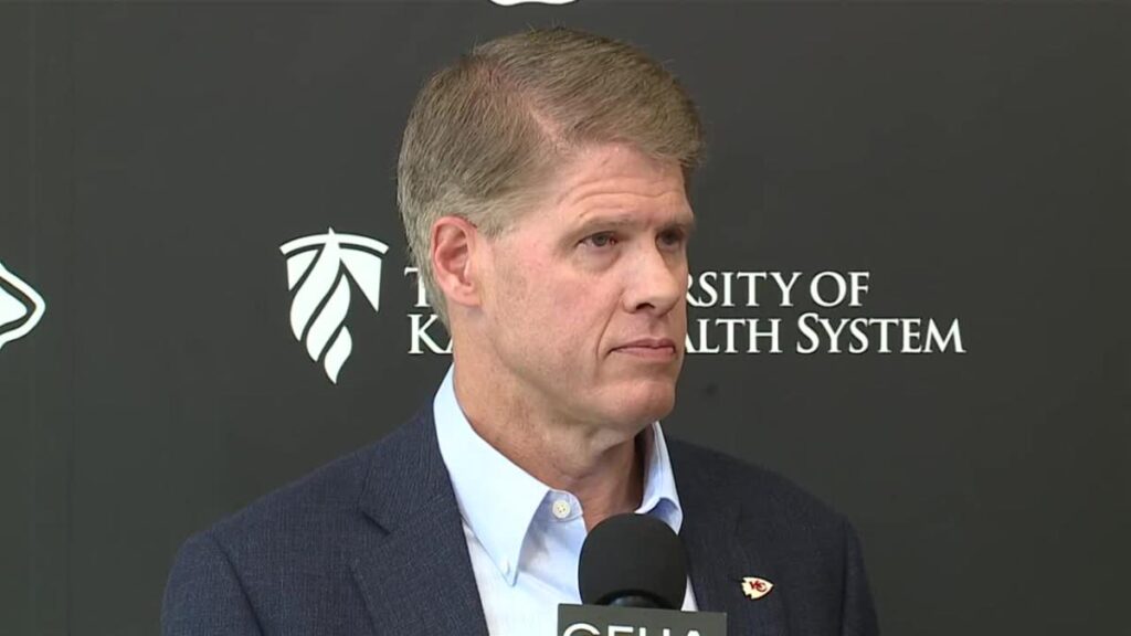 YahooChiefs' Chairman, CEO Clark Hunt speaks about stadium, team cultureKansas City Chiefs Chairman and CEO Clark Hunt touched on ongoing stadium 
talks and the culture of the team in a news conference Wednesday,….6 hours ago 052c194f43b9ae5d2217e787a4f68829.jpeg