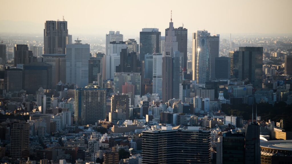 107169324 1671579602570 Gettyimages 1243657283 Japan Tankan.jpeg
