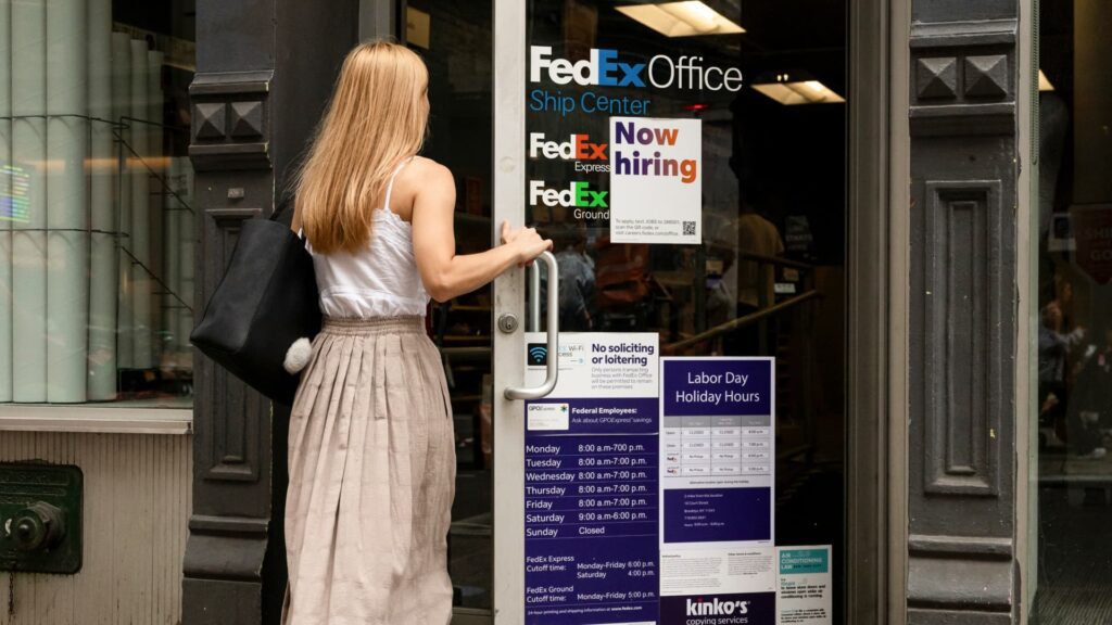 108026747 1724870295232 Gettyimages 2165961407 Us Jobs.jpeg