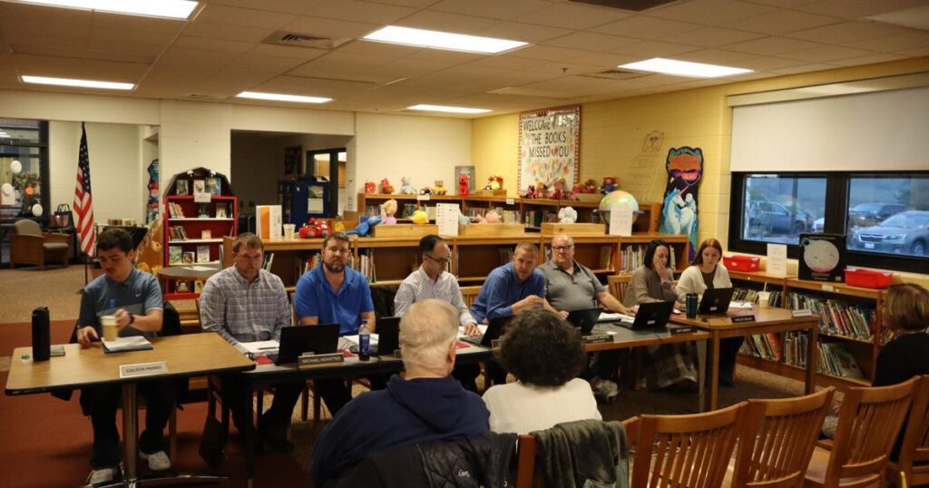 WV NewsPreston County (West Virginia) Board of Education receives updates from
Terra Alta East Preston Middle SchoolKINGWOOD, W.Va. (WV News) — Board members observed various presentations,
including updates from the East Preston Terra Alta Middle School….6 hours ago 670ef710223a8.image .jpg