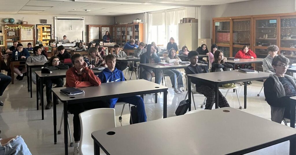 WV NewsLiberty High School hosts annual Science Career DayCLARKSBURG, W.Va. (WV News) — Liberty High School hosted its annual Science 
Career Day Thursday, offering students an opportunity to hear….2 hours ago 67115dded0dda.image .jpg
