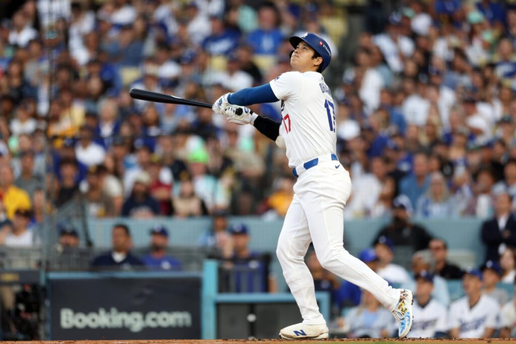 Shohei Ohtani hits 1st career playoff HR to tie Game 1 in Dodgers-Padres NLDS A75c83e0 8382 11ef B7f7 C6be0f211303.jpeg