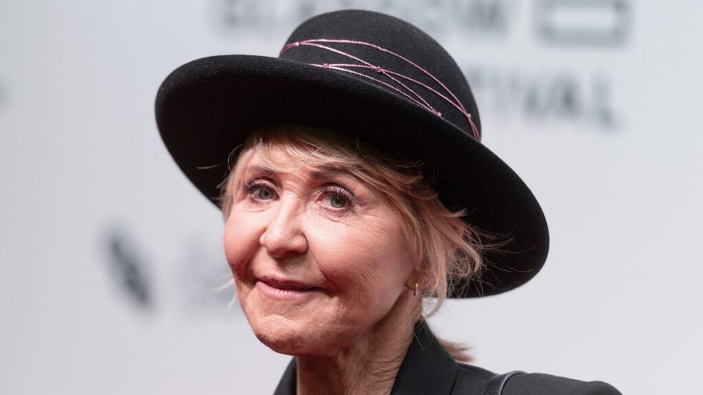 C22e0a4f2b56 Lulu Health Scare.jpg