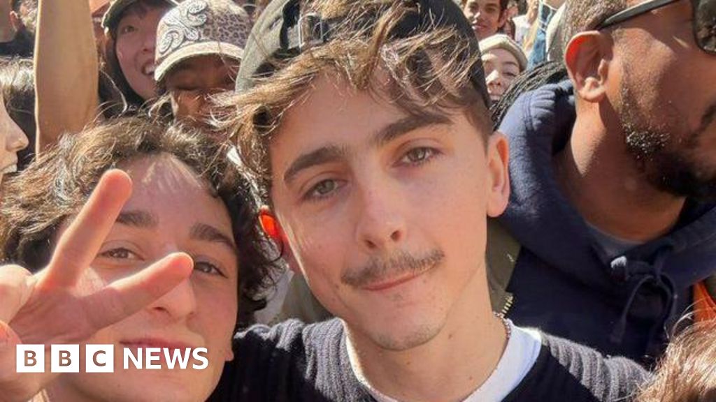 Timothée Chalamet crashes look-alike event in New York City F19b4480 94b9 11ef 876e 6777cae93ac1.jpg