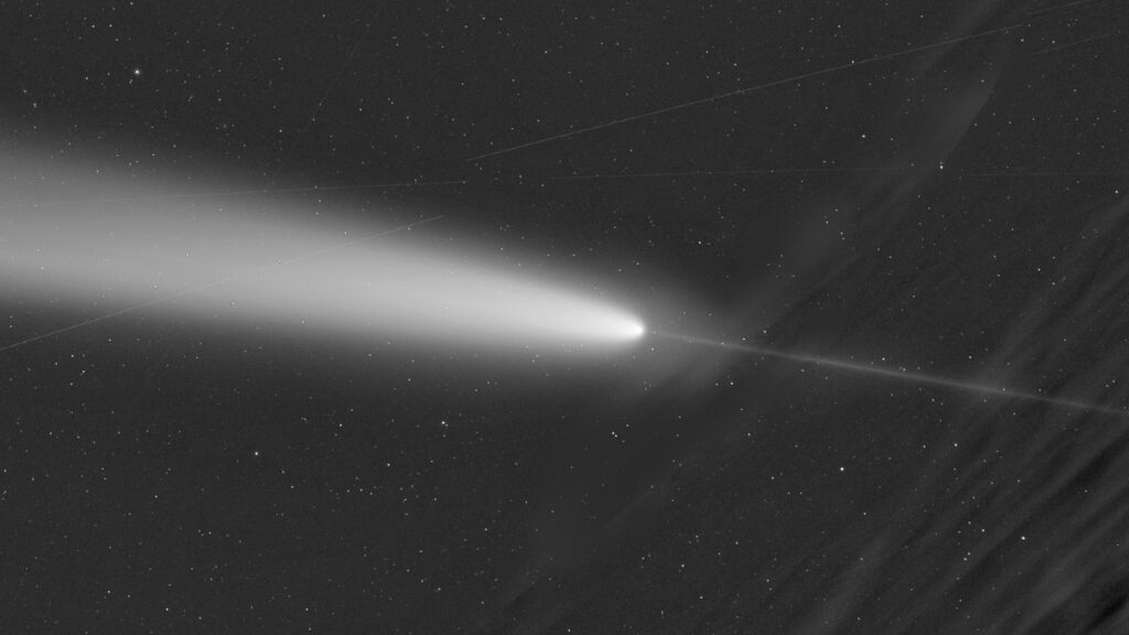 Rare illusion gives ‘once-in-a-lifetime’ comet a seemingly impossible 2nd tail after closest approach to Earth for 80,000 years Wwkxqqjxwv8epv3zdmmz5f 1200 80.jpg