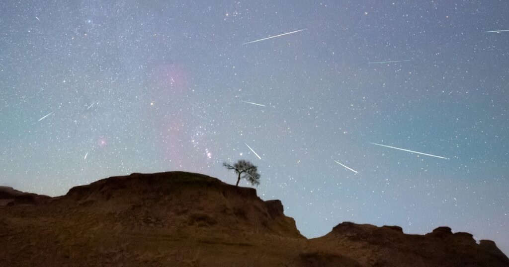 Meteor shower trio in November: Taurids, Orionids, Leonids 241024 Daqing China Orionids Meteor Shower 2020 Ac 1040p Fb26f6.jpg