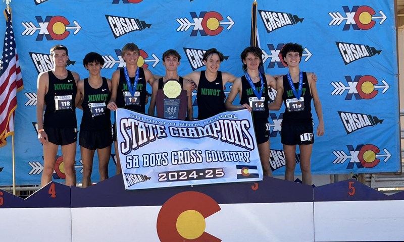 Mountain Vista’s Anderson sets course record at 5A boys cross country; Niwot handles move up in dominant fashion 5a20boys20 20niwot.jpg