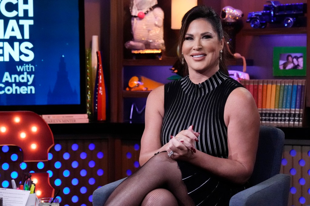 Emily Simpson Rejects Accusations Her In-Laws Fund Her Lifestyle D6cd15135e29b2803448a8fec3fa0778.jpeg