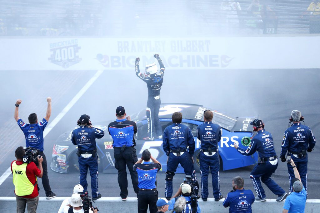 Kasey Kahne fights through health issues to win Brickyard 400 | 40 NASCAR wins in 40 days 17ind1mt1500 241204 115206.jpg