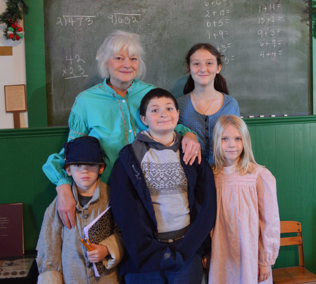 20241220 090109 354 Cn20godwin20lou20ann20and20grandkids.jpg