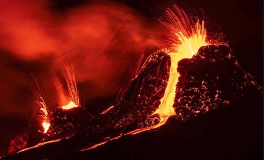 Scientists Warn of Massive Volcanic Eruption That Could Wipe Out Entire Cities Scientists Warn Of Massive Volcanic Eruption That Could Wipe Out Entire Cities.jpg