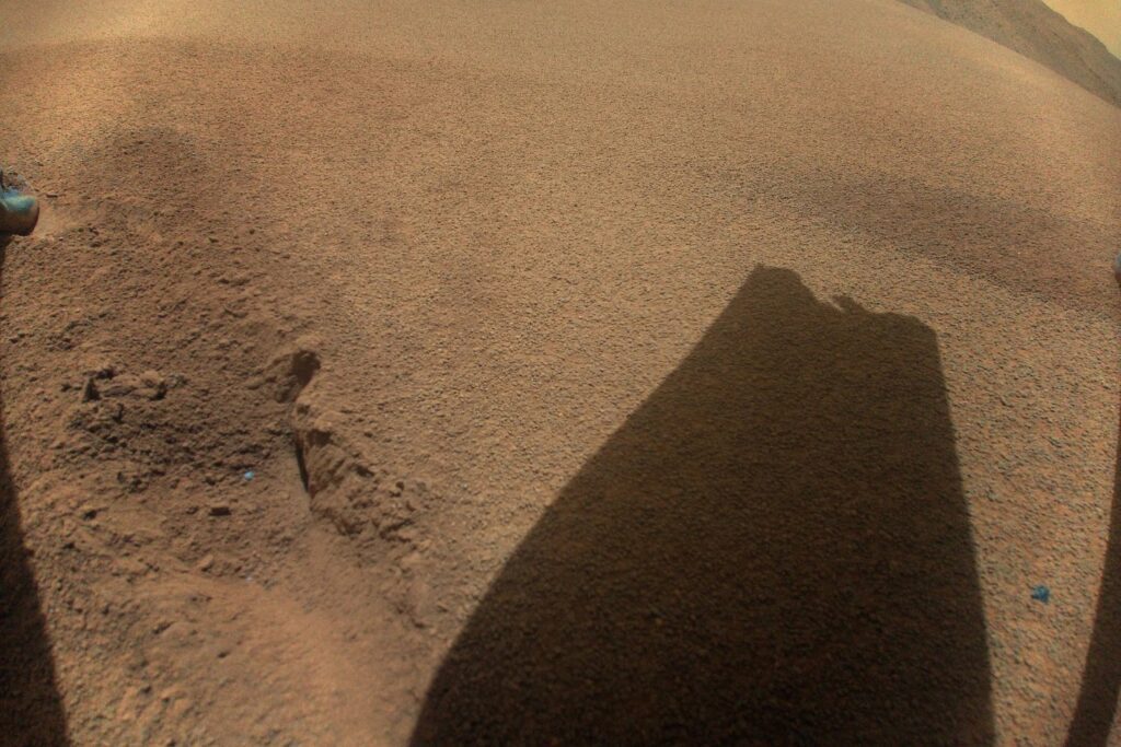 Ingenuity Helicopter Wing Damage Mars.jpg