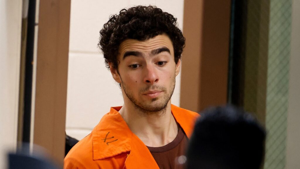 CEO shooting suspect Luigi Mangione appeared to discuss spine issues on Reddit Luigi Mangione 7 Rt Gmh 241210 1733868132742 Hpmain 2 16x9.jpg