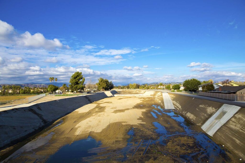 Section Drought Los Angeles River.jpg