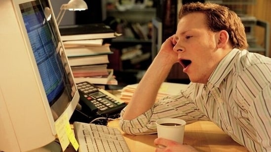 Lifestyle News Live Today December 29, 2024: Can skipping meals at workplace increase your risk of heart disease? Here’s how to break the office habit Skipping Meals At Work 1735479573158 1735479616964.jpg