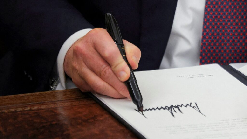 77858344007 20250121 T 014032 Z 257620352 Rc 21 Eca 4 Sxd 8 Rtrmadp 3 Usatrumpinauguration.jpg