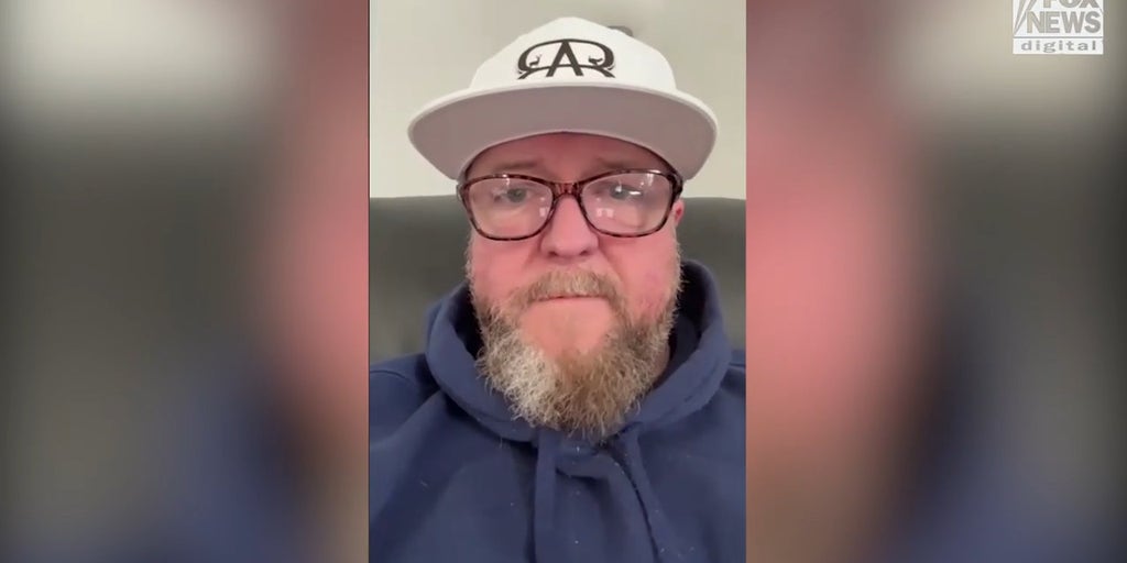 Fox NewsColt Ford ‘broke the cravings’ of unhealthy lifestyle after heart attack led to 8-day comaCountry music star Colt Ford tells Fox News Digital how he switched up his diet and is working on getting his strength back after being in….21 hours ago 1740515759 Image.jpg