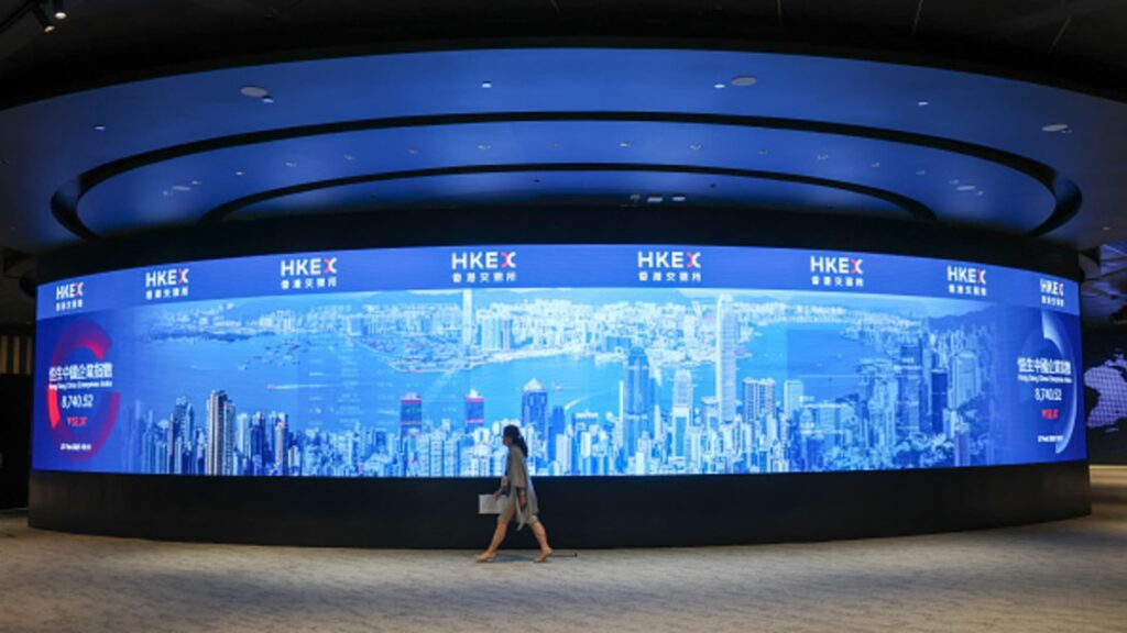 Mainland Chinese investors snap up a record amount of Hong Kong stocks 108113745 1741657403119 gettyimages 2201580778 hk hkex.jpeg