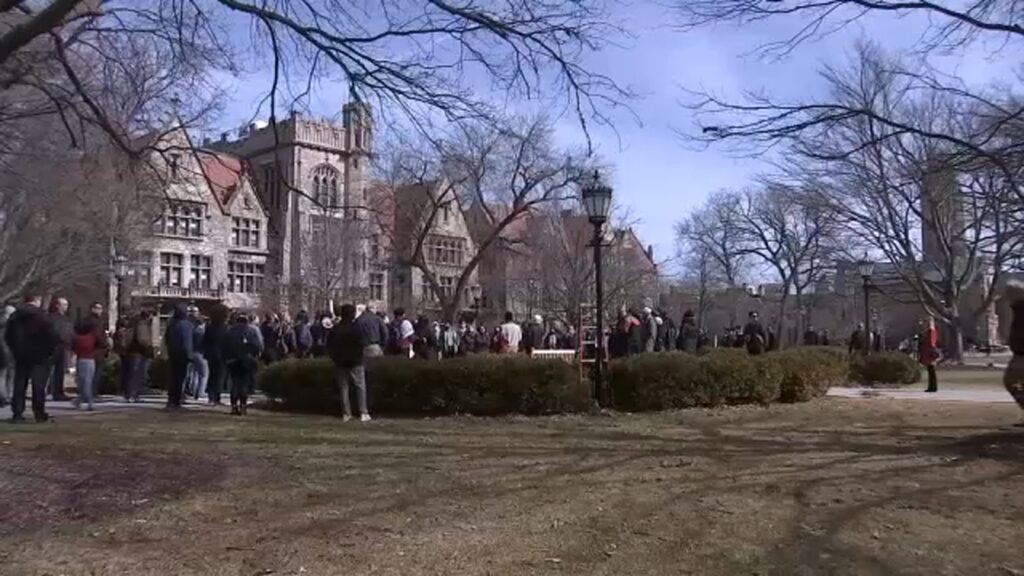 16009103 031125 wls protest img.jpg