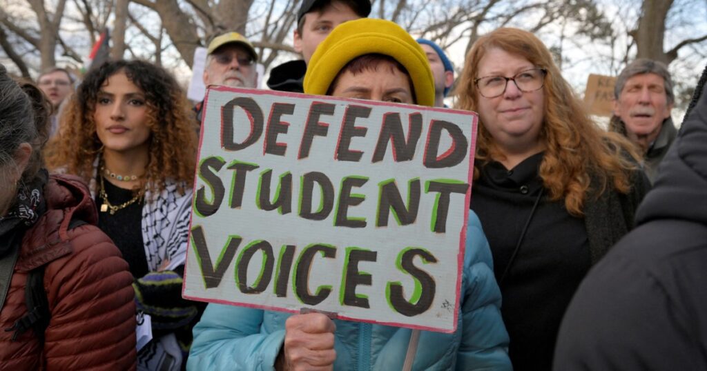 2025 03 27t001332z 1135271863 rc28ldau0rqd rtrmadp 3 usa trump migration protest 1743055249 88ba7d 1.jpeg