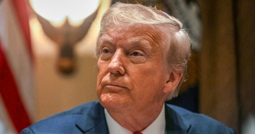 250226 Trump Ch 1302 Cb4021.jpg