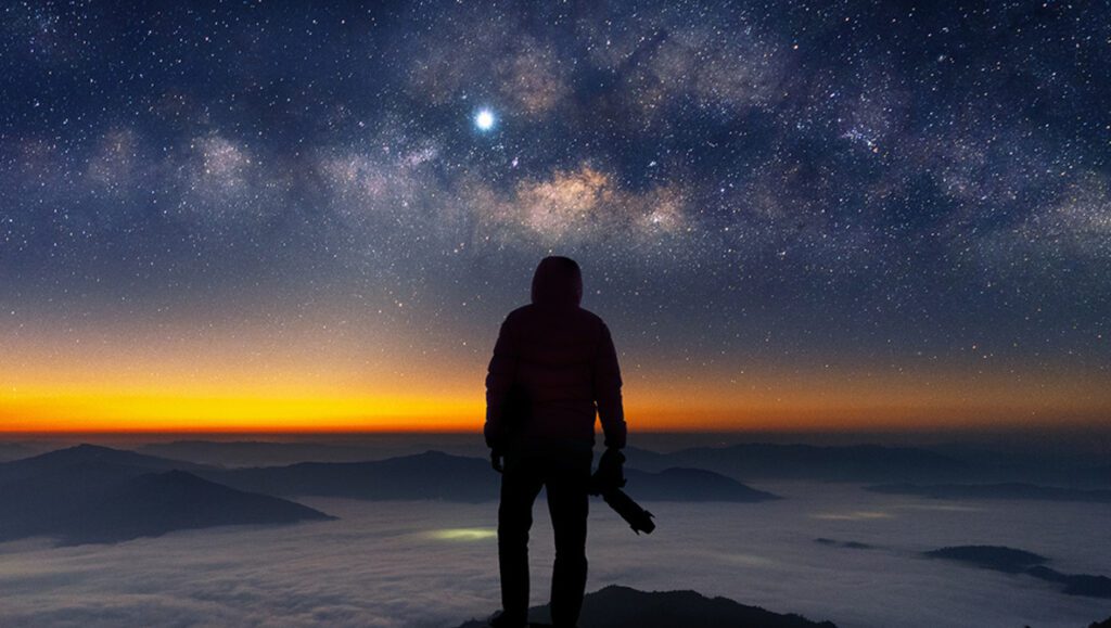 Historic Planetary Alignment: Photographer Captures All Eight Planets in Rare Panorama Planetary Parade Image.jpg