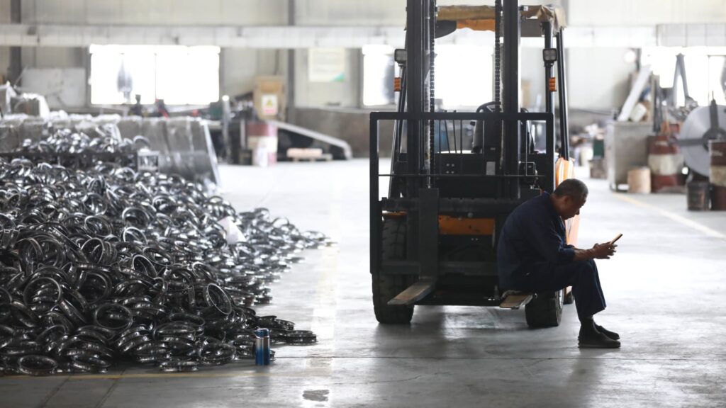 Tariffs won’t bring manufacturing back to US: Supply chain survey 108131519 1744643962951 gettyimages 2209073831 ecp fc1250932.jpeg