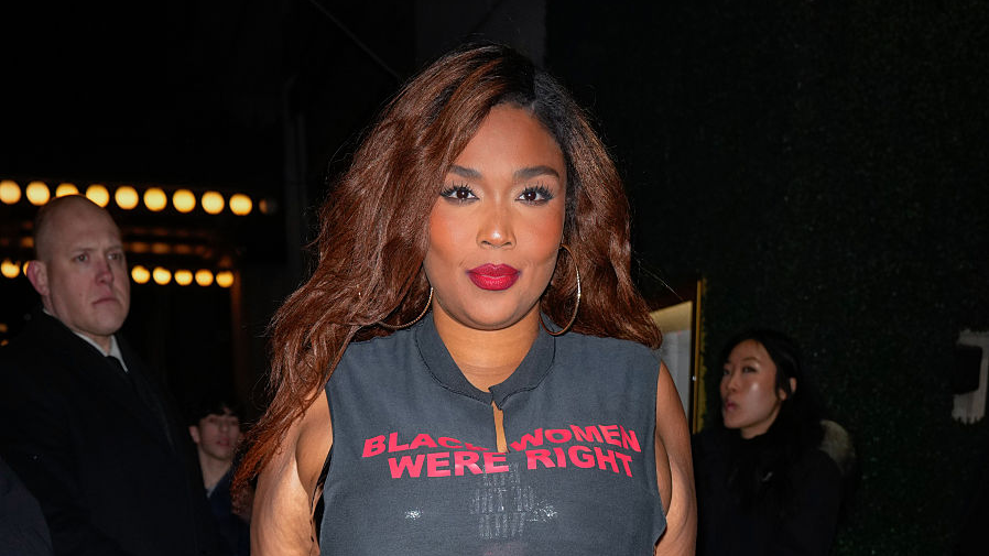 Lizzo explains simple lifestyle changes that caused her huge weight loss after denying she uses Ozempic 4d43a497cd514e135d8ef3eefa21f41e.png