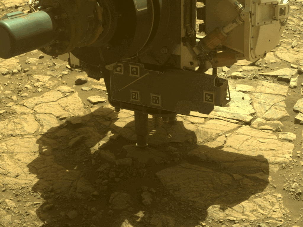 E1 pia26571 coring looped video flf 1441 fhaz core movie.gif