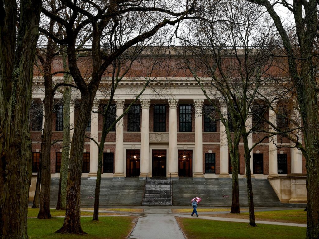 Harvard puts $250 million toward research, Garber to take pay cut Wagsuqcwnndofgvs3eovjroeky.jpg