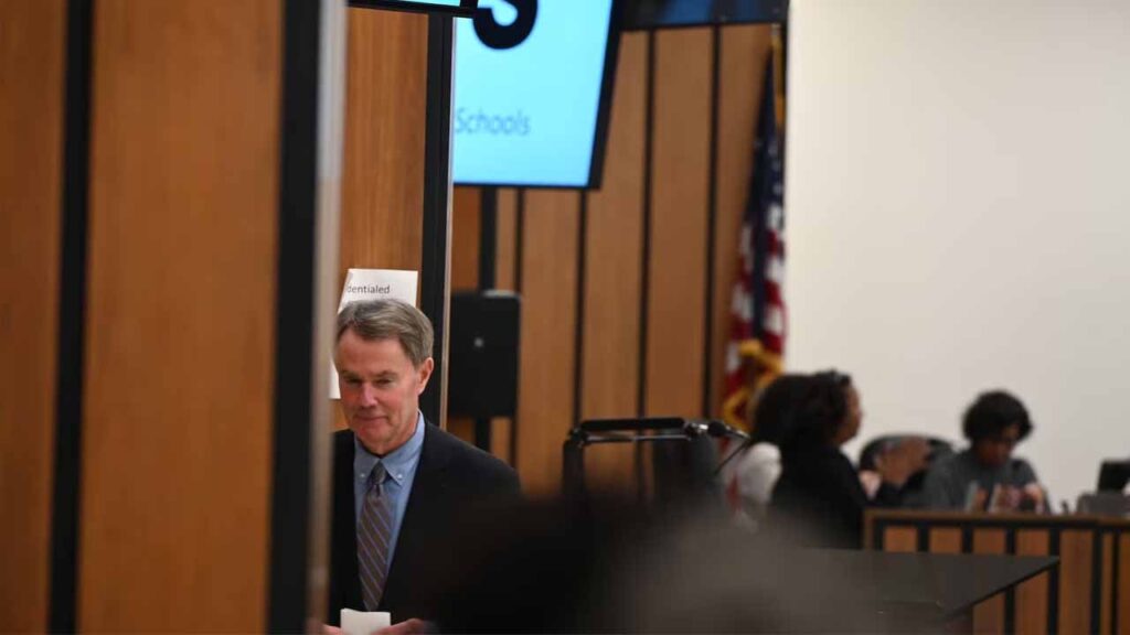 Mayor Hogsett leads new Indianapolis local education alliance – Indianapolis News | Indiana Weather | Indiana Traffic Hogsett.jpg