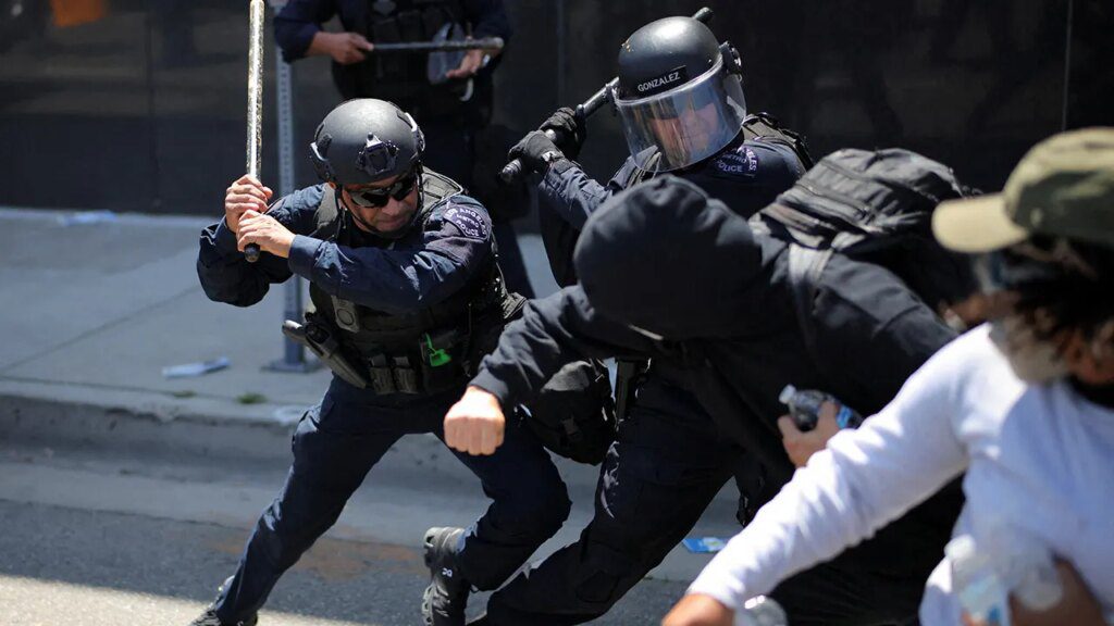 2025 06 08t233302z 1447473900 rc2myeaokhas rtrmadp 3 usa migration protest los angeles.jpg
