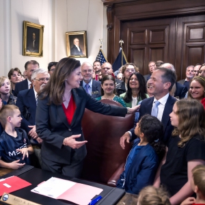 Valley News – Ayotte signs expansion to school voucher program, eliminating income requirement 50599929.jpg