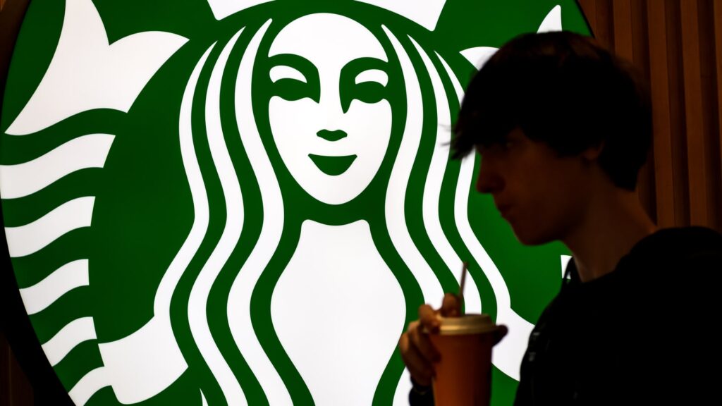 Starbucks (SBUX) Q3 2025 earnings 108177279 1753466459728 gettyimages 2223996472 zarzycka consumpt250711 npbqp.jpeg